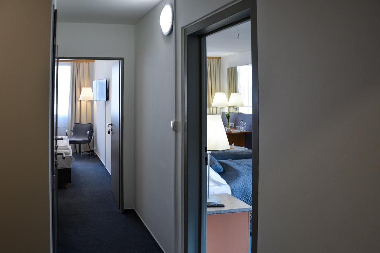 Hotel Harfa プラハ エクステリア 写真