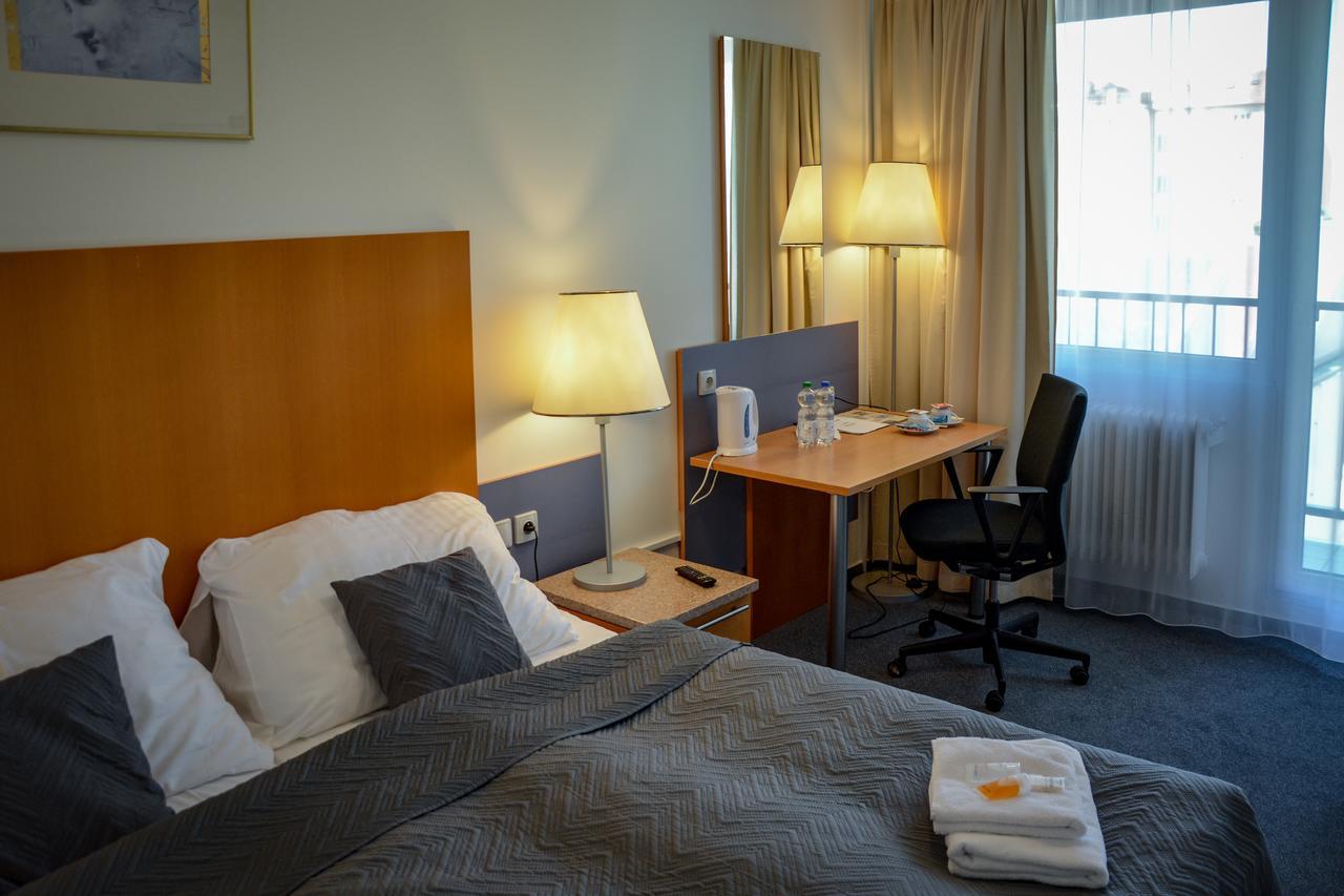 Hotel Harfa プラハ エクステリア 写真